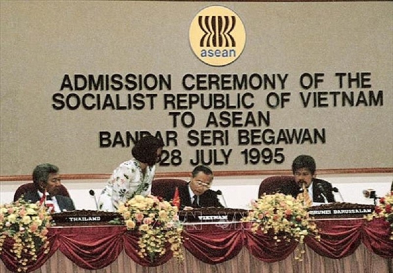 Lịch sử 12, 1995: Việt Nam chính thức gia nhập Hiệp hội các quốc gia Đông Nam Á, olm