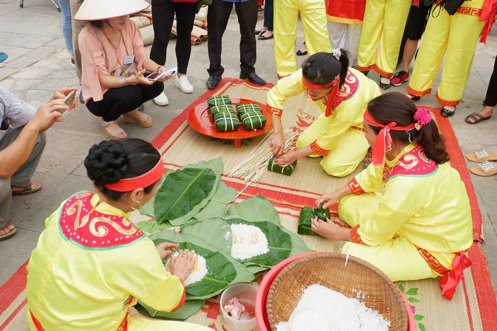 Thi gói bánh chưng