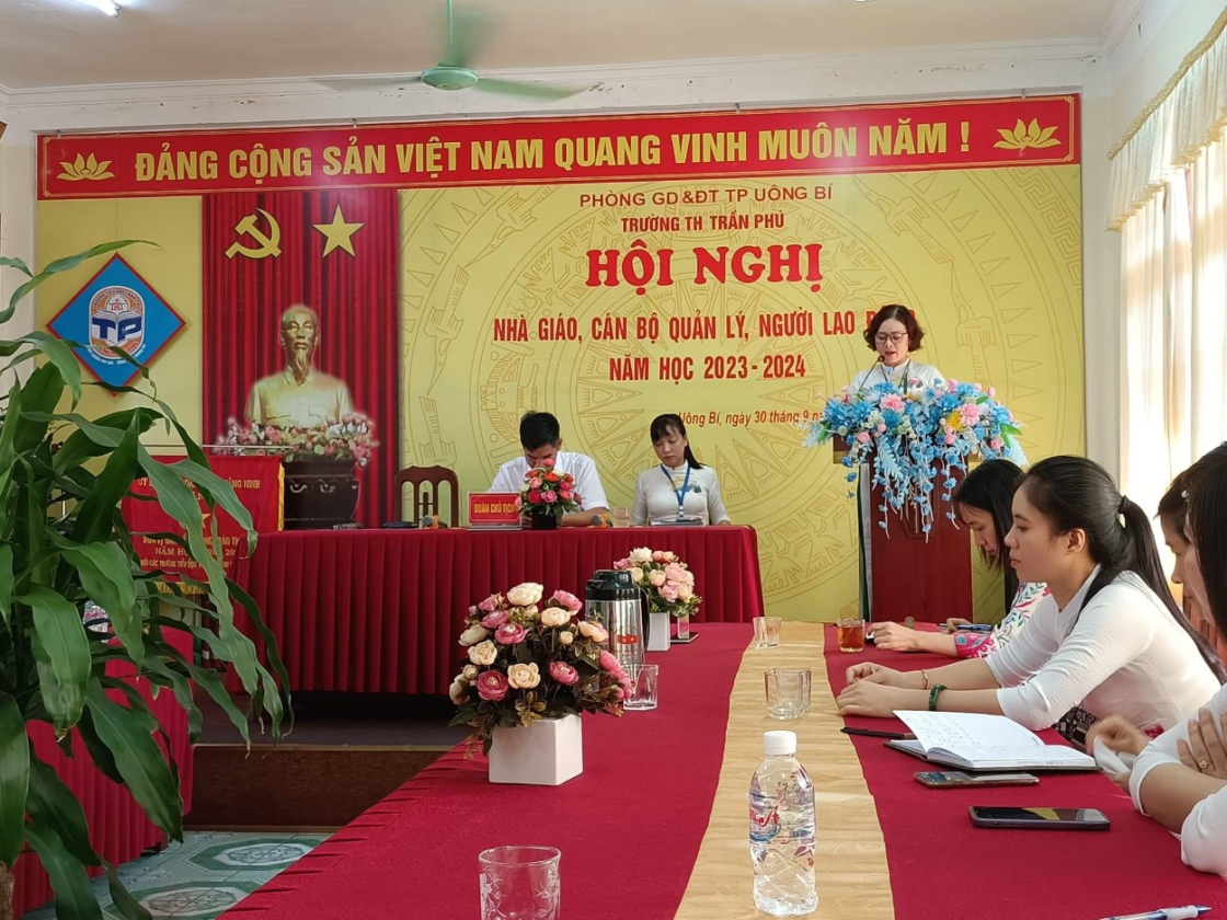 Hội nghị nhà giáo, cán bộ quản lý, người lao động trường Tiểu học Trần Phú năm học 2023-2024