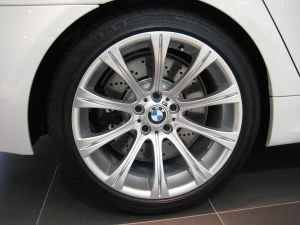 1280px-BMW_E60_M5_Wheel.jpg