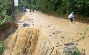 mưa lớn kéo dài olm